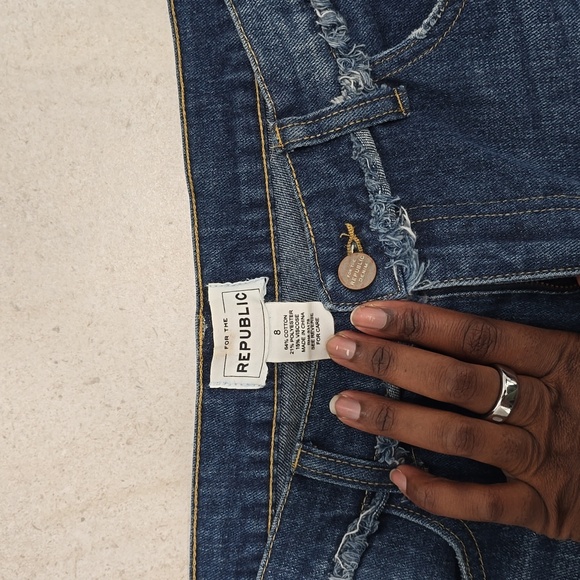 These trendy flare denim jeans feature a bold, boho-chic look with distressed de - Picture 9 of 10